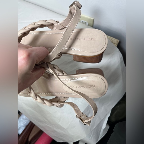 Bernardo EUC Leather Braided Block Heel Square Toe Sandals, Beige Sz 11 - Picture 4 of 10